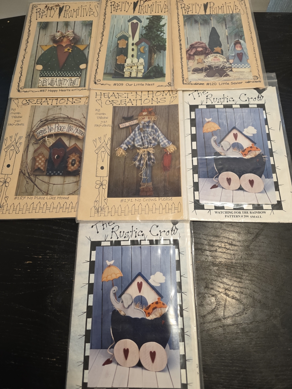 Multiples Folk Art Holiday/Home Decor Pack – Blue, White, Brown, Tan